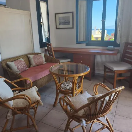 Spacious With Big Kitchen And Sea View!
